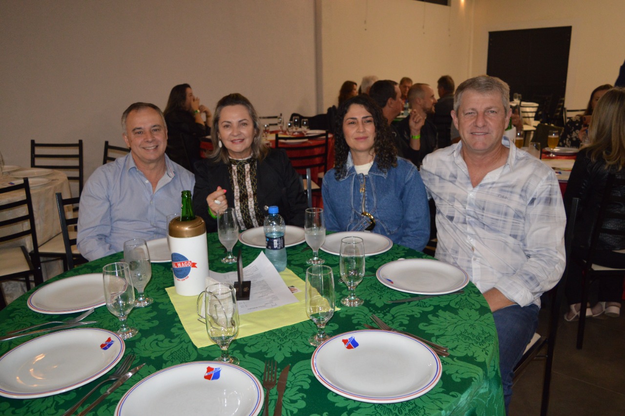 SÓCIOS, CLUBE SERMEP, PRESIDENTE E VICE, CLUBE SERMEP, Estacionamento, Espaço Kids, Piscina Infantil, Piscina Adulto, Capo SUPLEMENTAR, Quiosques, Hidro, Lareira, Pebolim, Salão para Eventos, Salão RUBI, Salão Esmeralda, Salão Diamante, Cancha de Bocha, Quadra de Beach Tennis, Tênis, Aulas, Zumba, Salão Grande, Parque, Clube, Recreativo, Cultural, Grama Natural, Publicidade em Campo, Clube  SERMEP, SERMEP, Morretes, Itapema, Meia PRAIA, Litoral, Associados, Sócio, Alegria, Felicidade, Férias, Imóveis, Apto, Locação, Aluguel, Quadro Social, dependente, patrimônio, patrimonial, contribuinte, diretoria, presidente, conselho deliberativo, Nilza Simas, prefeita de itapema, futebol, campeonato de futebol, dal mago, DALMAGO, GORDO, 