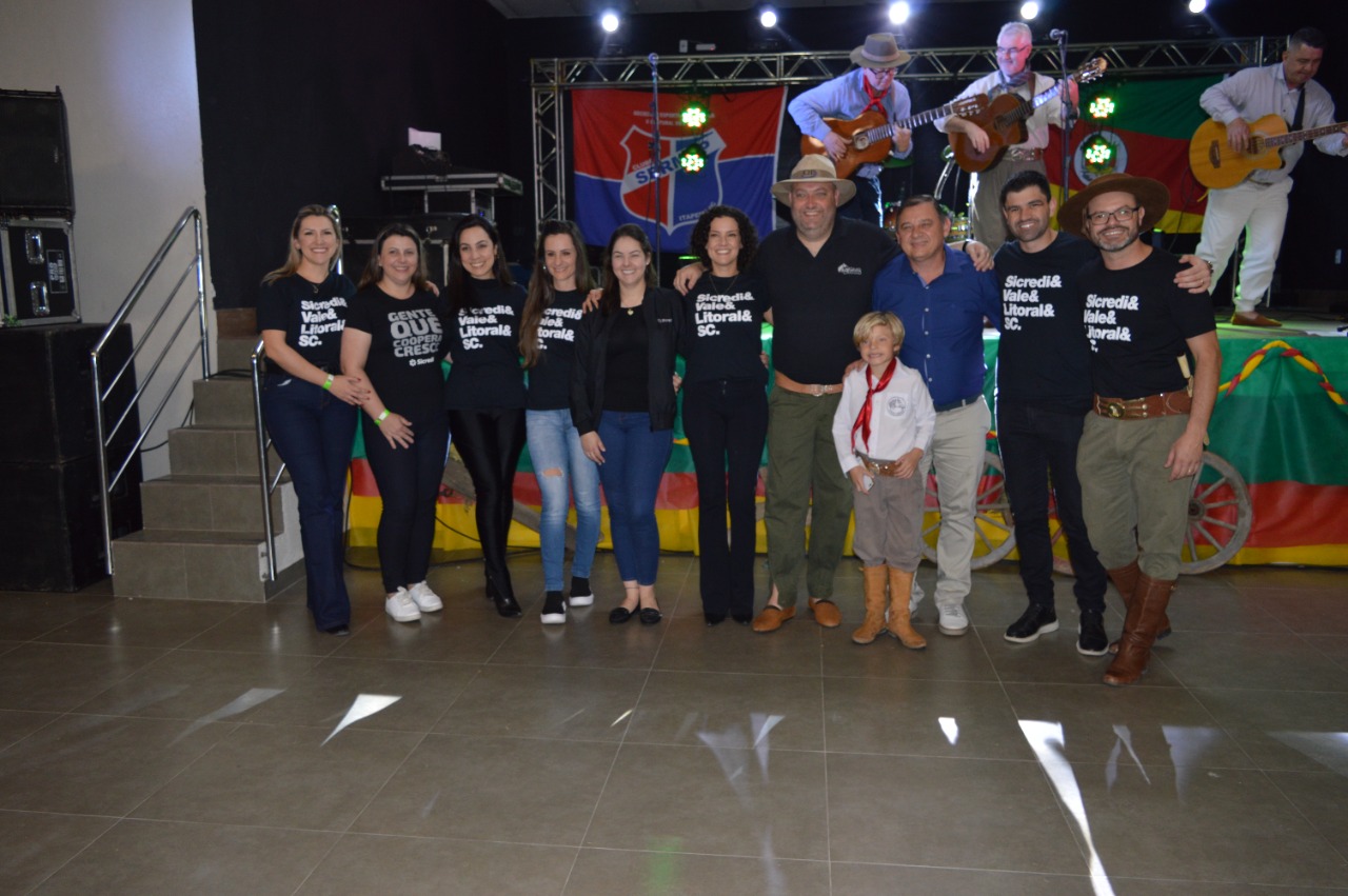 SÓCIOS, CLUBE SERMEP, PRESIDENTE E VICE, CLUBE SERMEP, Estacionamento, Espaço Kids, Piscina Infantil, Piscina Adulto, Capo SUPLEMENTAR, Quiosques, Hidro, Lareira, Pebolim, Salão para Eventos, Salão RUBI, Salão Esmeralda, Salão Diamante, Cancha de Bocha, Quadra de Beach Tennis, Tênis, Aulas, Zumba, Salão Grande, Parque, Clube, Recreativo, Cultural, Grama Natural, Publicidade em Campo, Clube  SERMEP, SERMEP, Morretes, Itapema, Meia PRAIA, Litoral, Associados, Sócio, Alegria, Felicidade, Férias, Imóveis, Apto, Locação, Aluguel, Quadro Social, dependente, patrimônio, patrimonial, contribuinte, diretoria, presidente, conselho deliberativo, Nilza Simas, prefeita de itapema, futebol, campeonato de futebol, dal mago, DALMAGO, GORDO, 