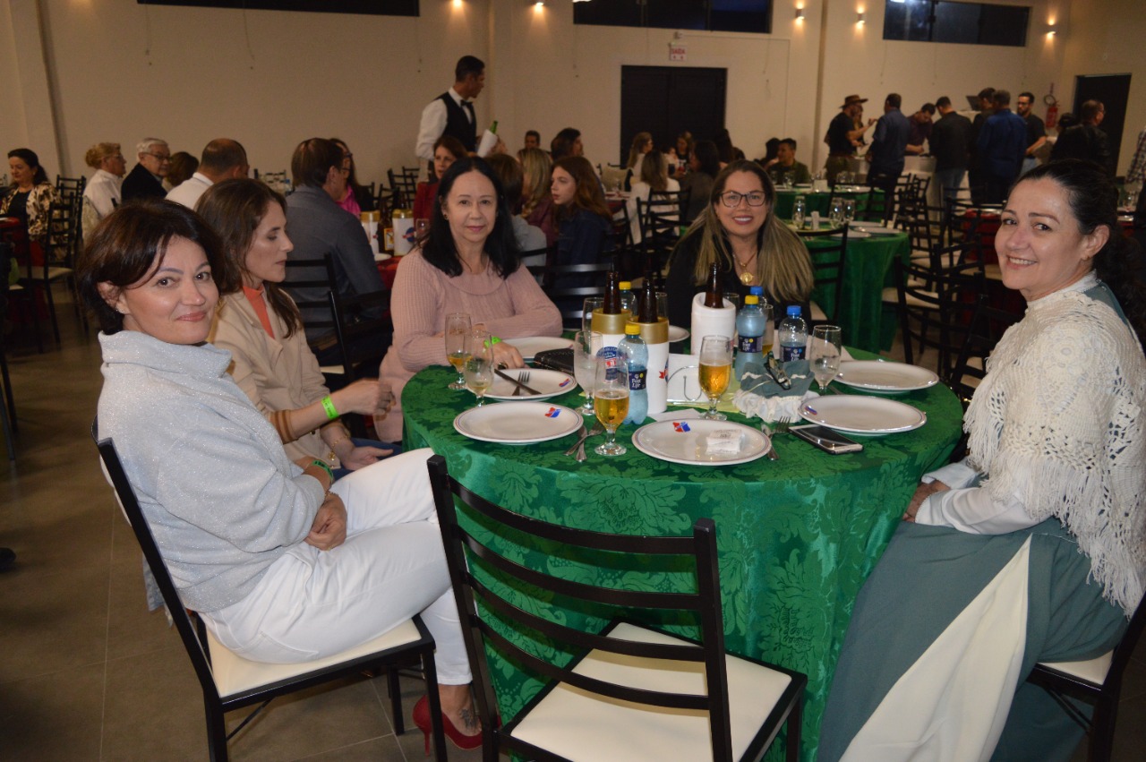 SÓCIOS, CLUBE SERMEP, PRESIDENTE E VICE, CLUBE SERMEP, Estacionamento, Espaço Kids, Piscina Infantil, Piscina Adulto, Capo SUPLEMENTAR, Quiosques, Hidro, Lareira, Pebolim, Salão para Eventos, Salão RUBI, Salão Esmeralda, Salão Diamante, Cancha de Bocha, Quadra de Beach Tennis, Tênis, Aulas, Zumba, Salão Grande, Parque, Clube, Recreativo, Cultural, Grama Natural, Publicidade em Campo, Clube  SERMEP, SERMEP, Morretes, Itapema, Meia PRAIA, Litoral, Associados, Sócio, Alegria, Felicidade, Férias, Imóveis, Apto, Locação, Aluguel, Quadro Social, dependente, patrimônio, patrimonial, contribuinte, diretoria, presidente, conselho deliberativo, Nilza Simas, prefeita de itapema, futebol, campeonato de futebol, dal mago, DALMAGO, GORDO, 