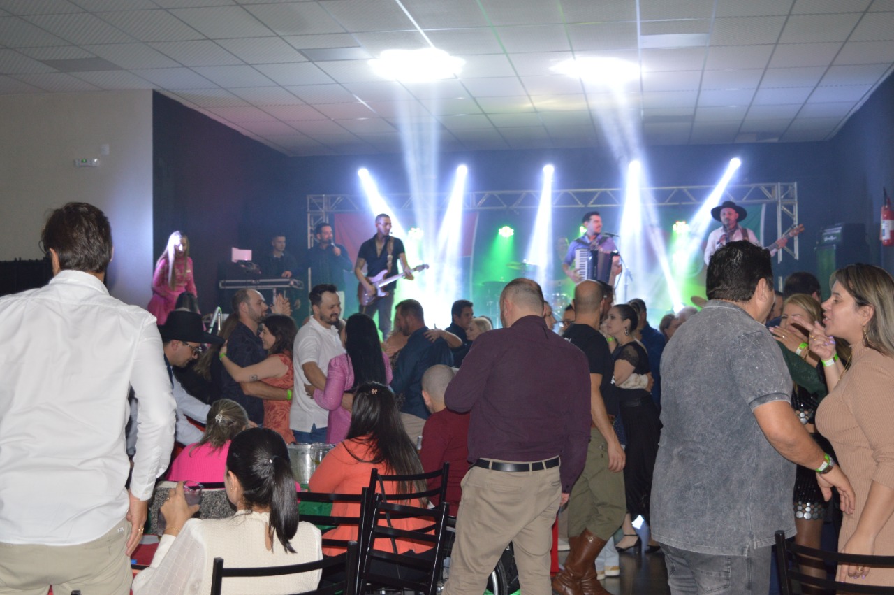 SÓCIOS, CLUBE SERMEP, PRESIDENTE E VICE, CLUBE SERMEP, Estacionamento, Espaço Kids, Piscina Infantil, Piscina Adulto, Capo SUPLEMENTAR, Quiosques, Hidro, Lareira, Pebolim, Salão para Eventos, Salão RUBI, Salão Esmeralda, Salão Diamante, Cancha de Bocha, Quadra de Beach Tennis, Tênis, Aulas, Zumba, Salão Grande, Parque, Clube, Recreativo, Cultural, Grama Natural, Publicidade em Campo, Clube  SERMEP, SERMEP, Morretes, Itapema, Meia PRAIA, Litoral, Associados, Sócio, Alegria, Felicidade, Férias, Imóveis, Apto, Locação, Aluguel, Quadro Social, dependente, patrimônio, patrimonial, contribuinte, diretoria, presidente, conselho deliberativo, Nilza Simas, prefeita de itapema, futebol, campeonato de futebol, dal mago, DALMAGO, GORDO, 