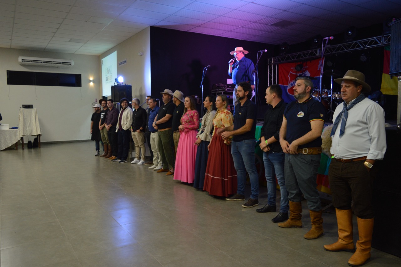 SÓCIOS, CLUBE SERMEP, PRESIDENTE E VICE, CLUBE SERMEP, Estacionamento, Espaço Kids, Piscina Infantil, Piscina Adulto, Capo SUPLEMENTAR, Quiosques, Hidro, Lareira, Pebolim, Salão para Eventos, Salão RUBI, Salão Esmeralda, Salão Diamante, Cancha de Bocha, Quadra de Beach Tennis, Tênis, Aulas, Zumba, Salão Grande, Parque, Clube, Recreativo, Cultural, Grama Natural, Publicidade em Campo, Clube  SERMEP, SERMEP, Morretes, Itapema, Meia PRAIA, Litoral, Associados, Sócio, Alegria, Felicidade, Férias, Imóveis, Apto, Locação, Aluguel, Quadro Social, dependente, patrimônio, patrimonial, contribuinte, diretoria, presidente, conselho deliberativo, Nilza Simas, prefeita de itapema, futebol, campeonato de futebol, dal mago, DALMAGO, GORDO, 