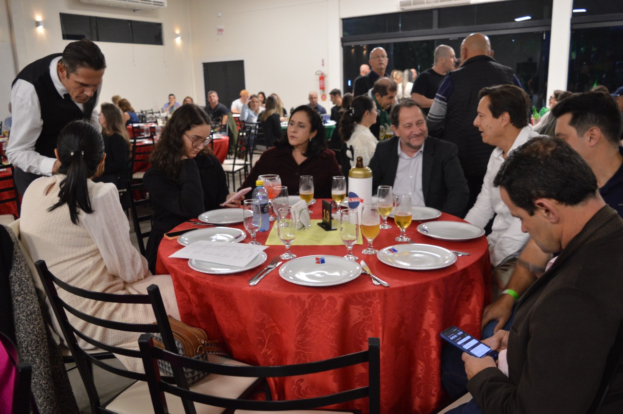 SÓCIOS, CLUBE SERMEP, PRESIDENTE E VICE, CLUBE SERMEP, Estacionamento, Espaço Kids, Piscina Infantil, Piscina Adulto, Capo SUPLEMENTAR, Quiosques, Hidro, Lareira, Pebolim, Salão para Eventos, Salão RUBI, Salão Esmeralda, Salão Diamante, Cancha de Bocha, Quadra de Beach Tennis, Tênis, Aulas, Zumba, Salão Grande, Parque, Clube, Recreativo, Cultural, Grama Natural, Publicidade em Campo, Clube  SERMEP, SERMEP, Morretes, Itapema, Meia PRAIA, Litoral, Associados, Sócio, Alegria, Felicidade, Férias, Imóveis, Apto, Locação, Aluguel, Quadro Social, dependente, patrimônio, patrimonial, contribuinte, diretoria, presidente, conselho deliberativo, Nilza Simas, prefeita de itapema, futebol, campeonato de futebol, dal mago, DALMAGO, GORDO, 