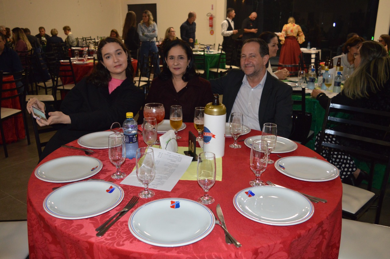 SÓCIOS, CLUBE SERMEP, PRESIDENTE E VICE, CLUBE SERMEP, Estacionamento, Espaço Kids, Piscina Infantil, Piscina Adulto, Capo SUPLEMENTAR, Quiosques, Hidro, Lareira, Pebolim, Salão para Eventos, Salão RUBI, Salão Esmeralda, Salão Diamante, Cancha de Bocha, Quadra de Beach Tennis, Tênis, Aulas, Zumba, Salão Grande, Parque, Clube, Recreativo, Cultural, Grama Natural, Publicidade em Campo, Clube  SERMEP, SERMEP, Morretes, Itapema, Meia PRAIA, Litoral, Associados, Sócio, Alegria, Felicidade, Férias, Imóveis, Apto, Locação, Aluguel, Quadro Social, dependente, patrimônio, patrimonial, contribuinte, diretoria, presidente, conselho deliberativo, Nilza Simas, prefeita de itapema, futebol, campeonato de futebol, dal mago, DALMAGO, GORDO, 